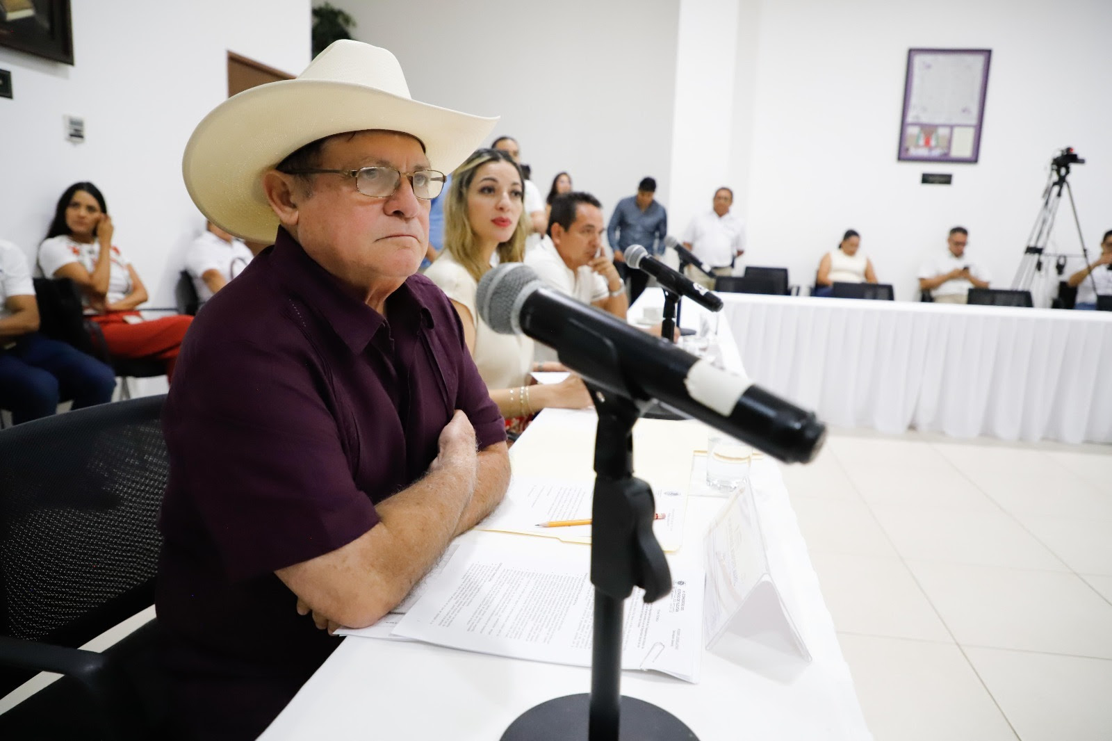 Distribuyen la iniciativa para modificar la Ley del ISSTEY - Dos Ocho ...