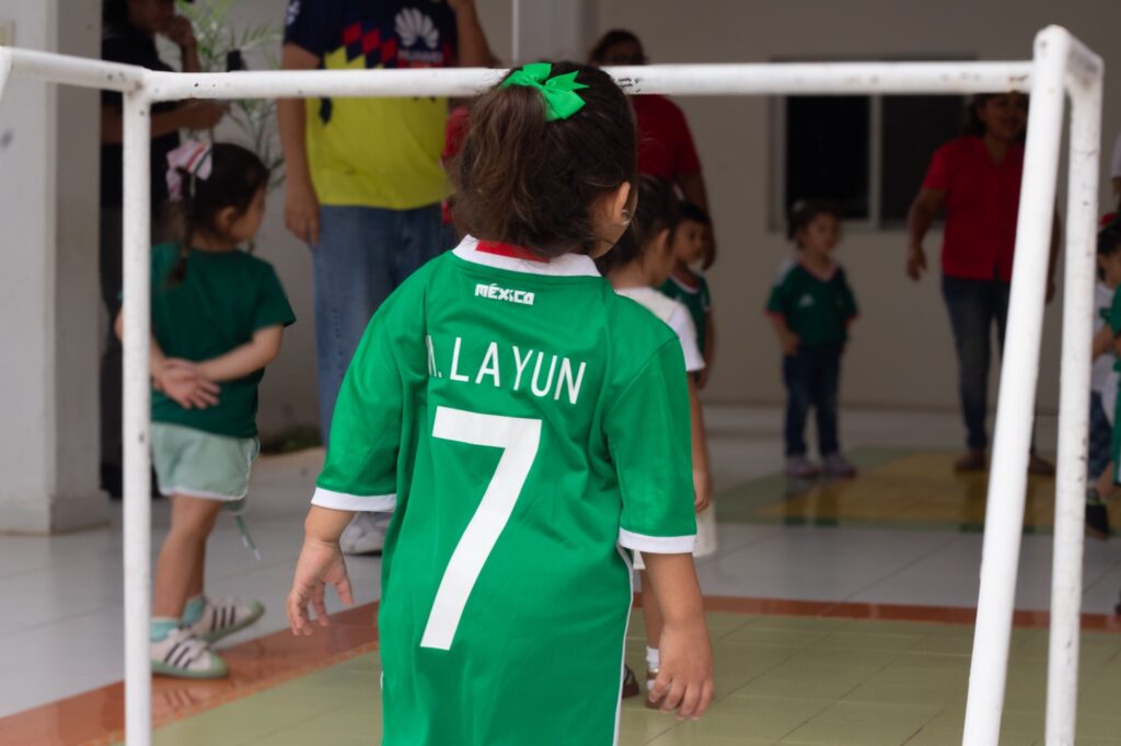Niños de los Centros de Atención Infantil del ISSTEY viven emoción del fútbol