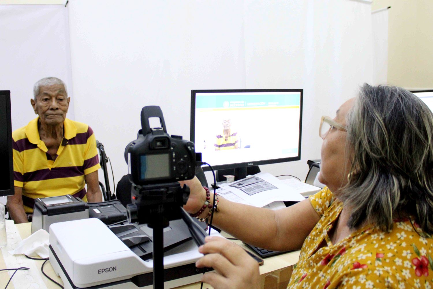 Facilitan registro y orientación para obtener la CURP Biométrica: Yucatán 