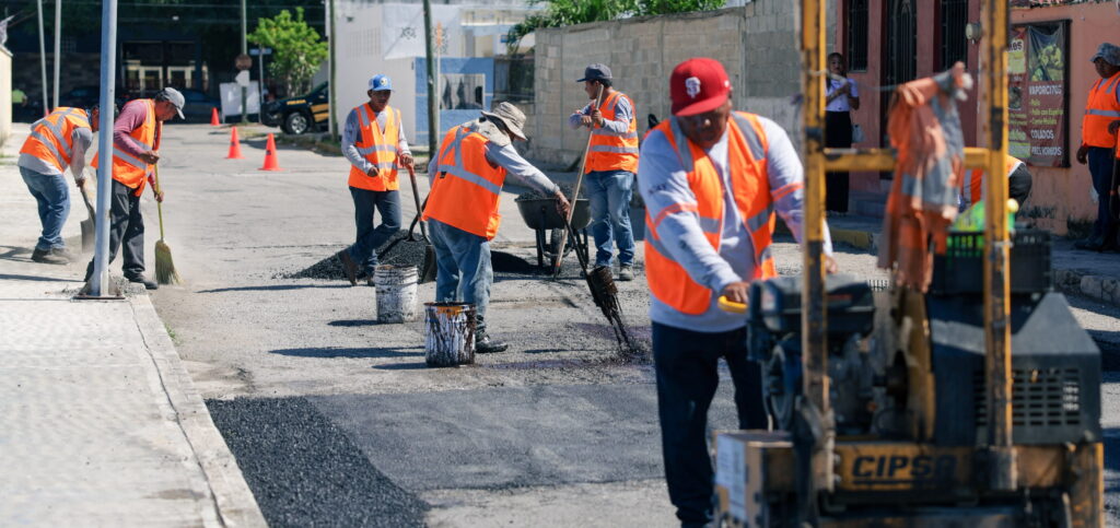 Renacimiento Maya cumple compromisos con Mérida y atiende 57 calles en el fraccionamiento Limones
