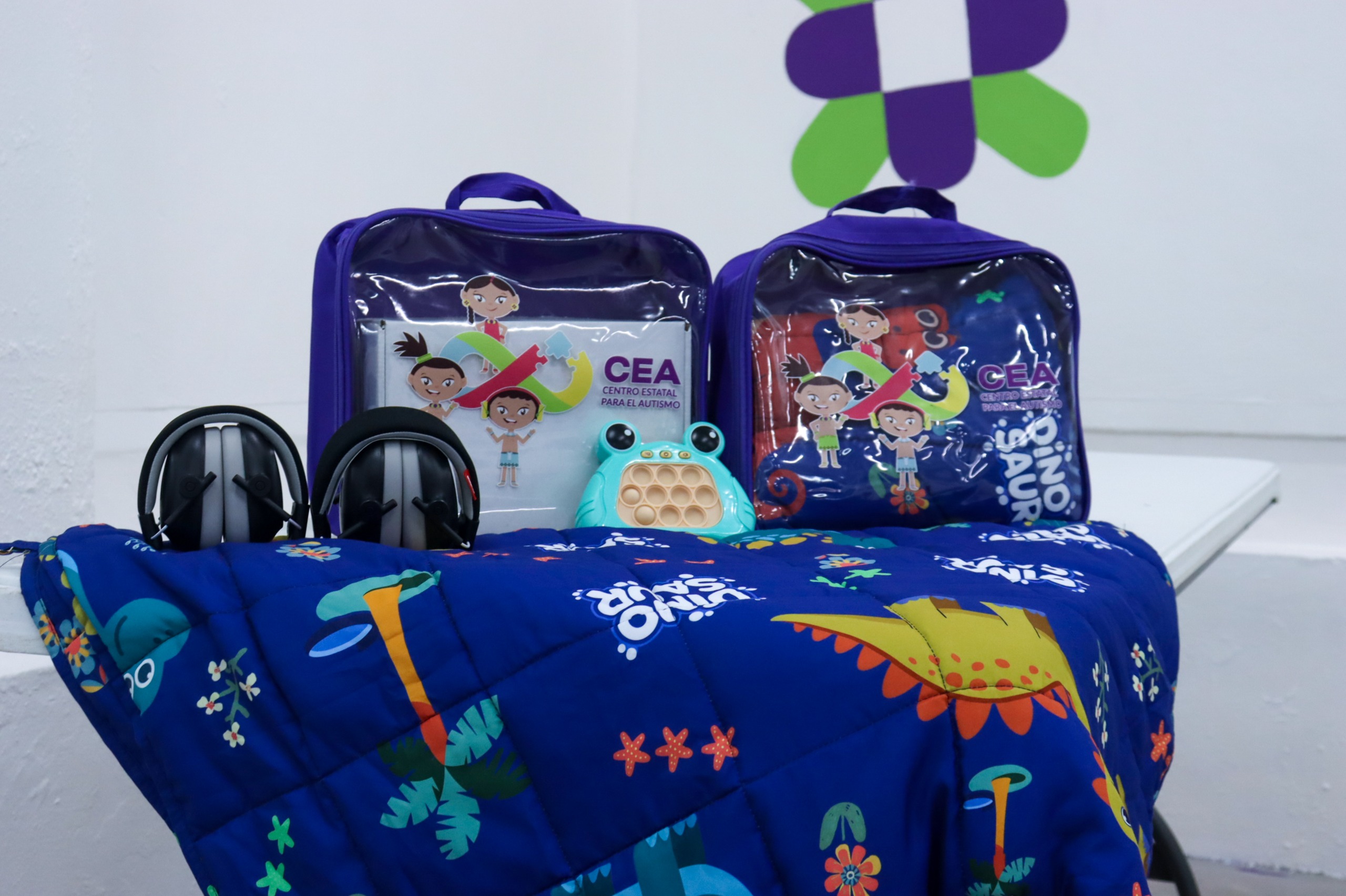 Preparan a servidores públicos para atender a personas autista